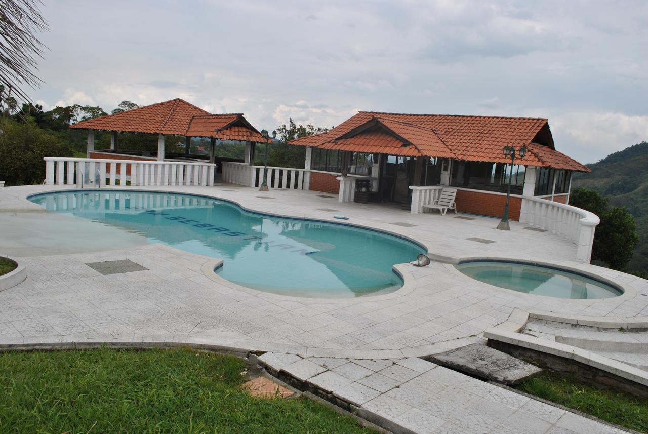 Hostal Don Bernardo Santa Rosa de Cabal Ngoại thất bức ảnh